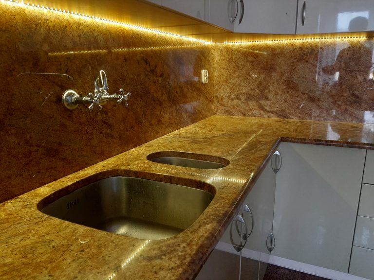 Read more about the article Kamienny blat kuchenny