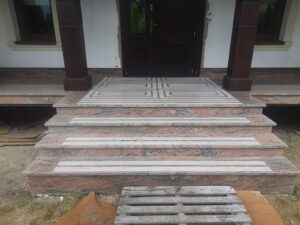 Read more about the article Bełżec- granitowe schody zewnętrzne