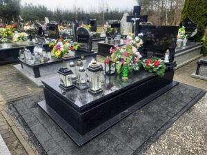 Read more about the article Nagrobek w Łukawicy