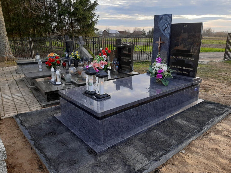 Read more about the article Nagrobek w gminie Lubaczów