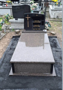 Read more about the article Nagrobek w Tomaszowie Lubelskim