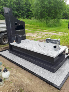 Read more about the article Indywidualny projekt nagrobka w Bełżcu