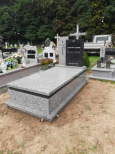 Read more about the article Siedliska Tomaszowskie- nagrobek