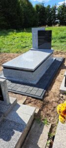 Read more about the article Nagrobek w Tarnoszynie