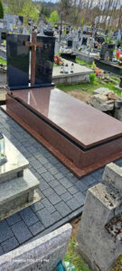 Read more about the article Nagrobek w Narolu