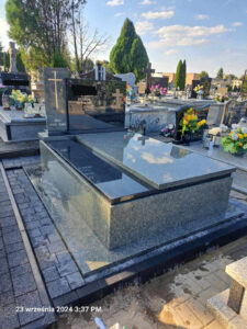 Read more about the article Grobowiec w Tomaszowie