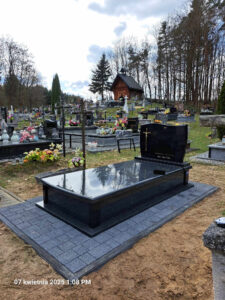 Read more about the article Nagrobek w Siedliskach