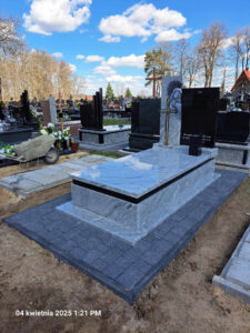 Read more about the article Nagrobek w Jarczowie