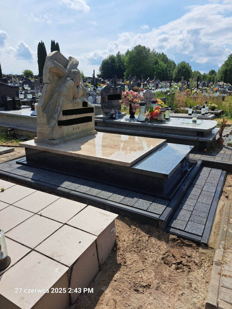 Read more about the article Pomnik z wykorzystaniem starej rzeźby