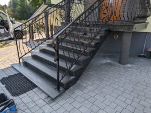 Read more about the article Schody zewnętrzne o nieregularnym kształcie