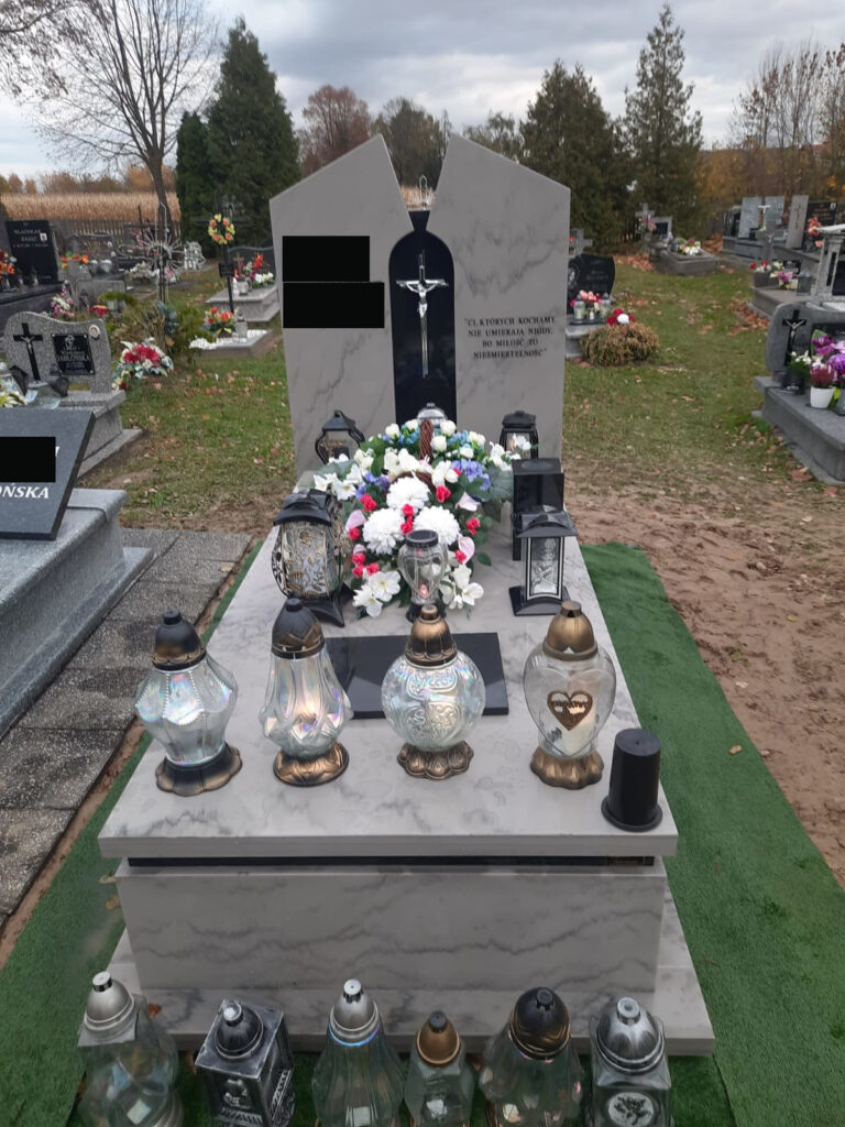 Read more about the article Nagrobek w Starym Dzikowie