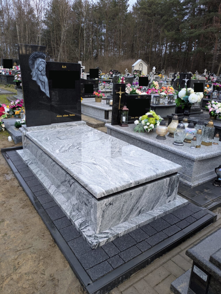 Read more about the article Nagrobek w gminie Narol