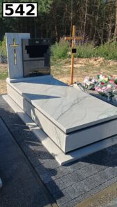 Read more about the article Nagrobek w gminie Cieszanów